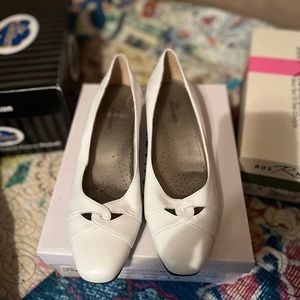 Low wedge heel ladies dress shoes. Perfect with pants or a long skirt.